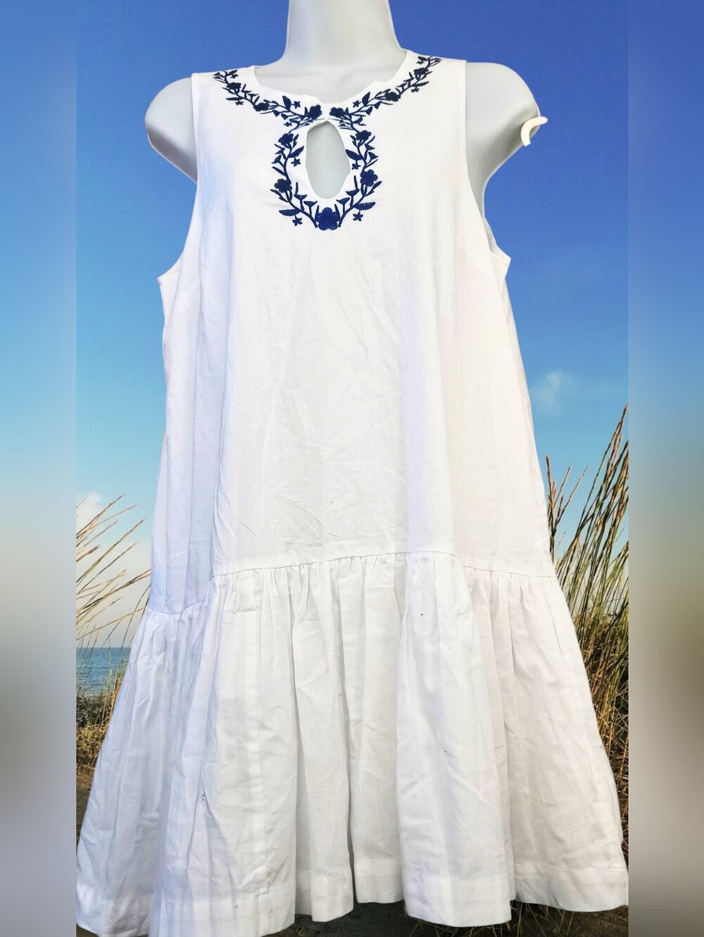 Camellia Sleeveless White Mini Sundress with Blue Embroidered Keyhole Neckline